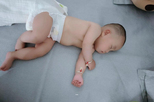 潜江怀孕肚子撑的难受